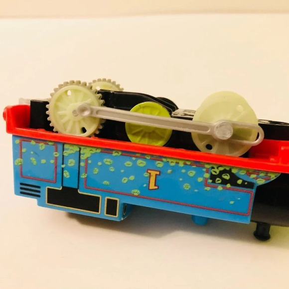 2013 Thomas the Train Trackmaster  Engine Motorized - Picture 9 of 12